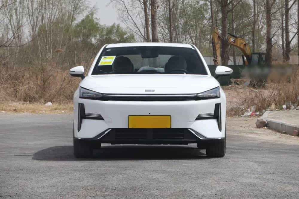 2024款 银河L6 125km PLUS 龙腾版