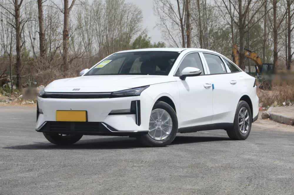 2024款 银河L6 125km PLUS 龙腾版