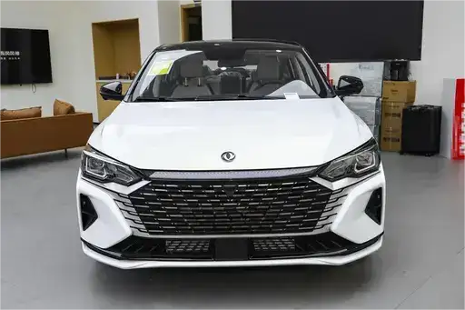 Гоночная версия Yixuan MAX 2024 весом 1,5 тонны