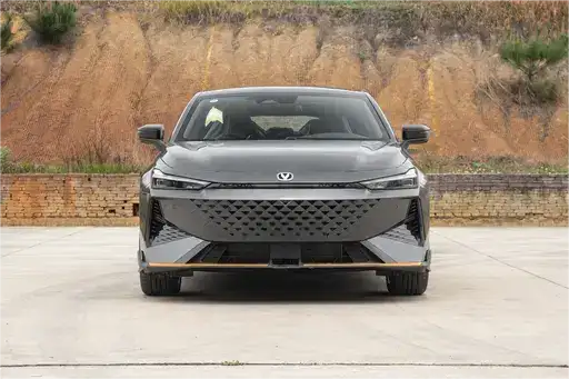 Changan UNI-V 2024 1,5 Т Премиум спортивного типа