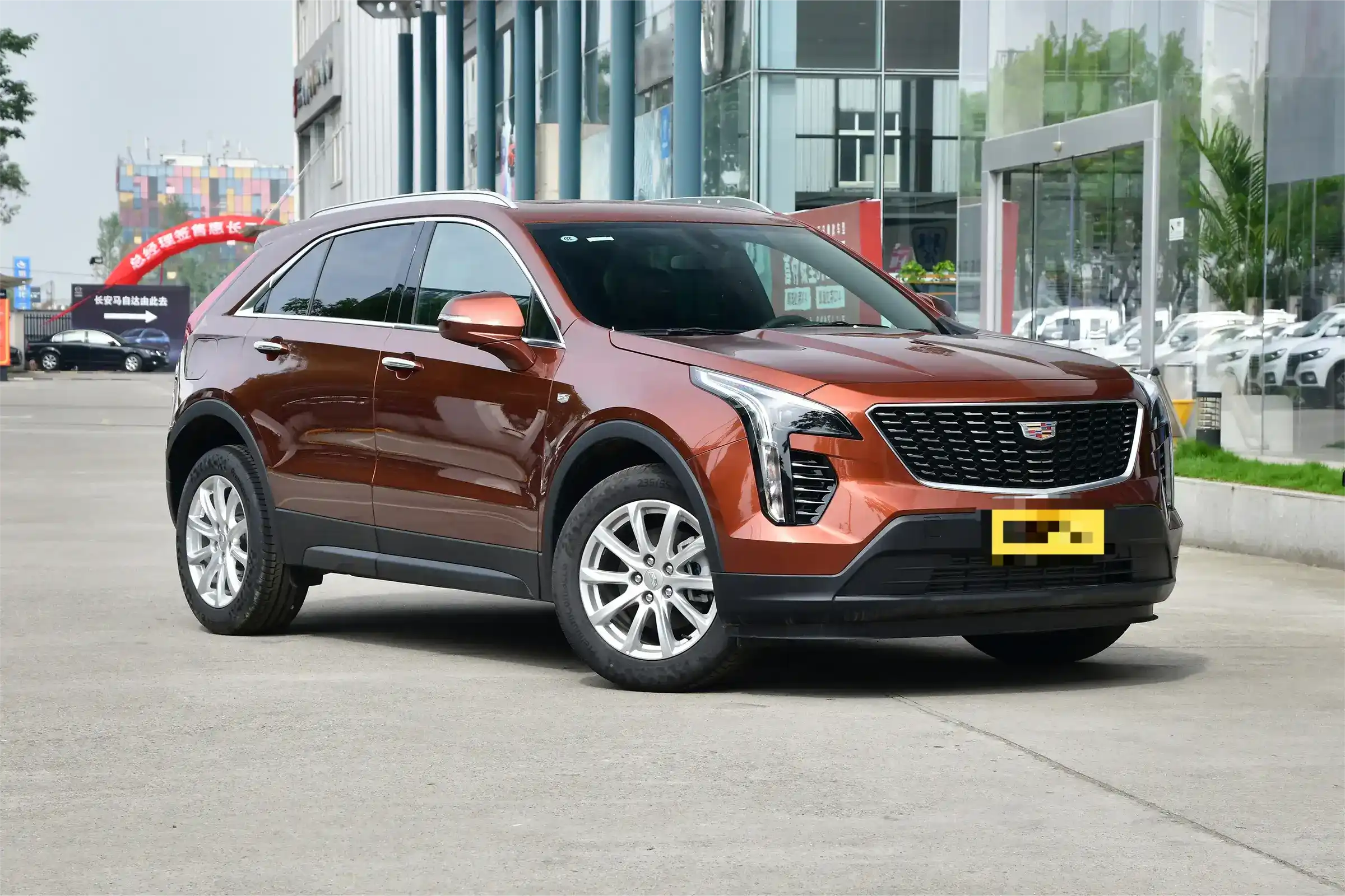 Технический тип Cadillac XT4 2021 28T с приводом на два колеса