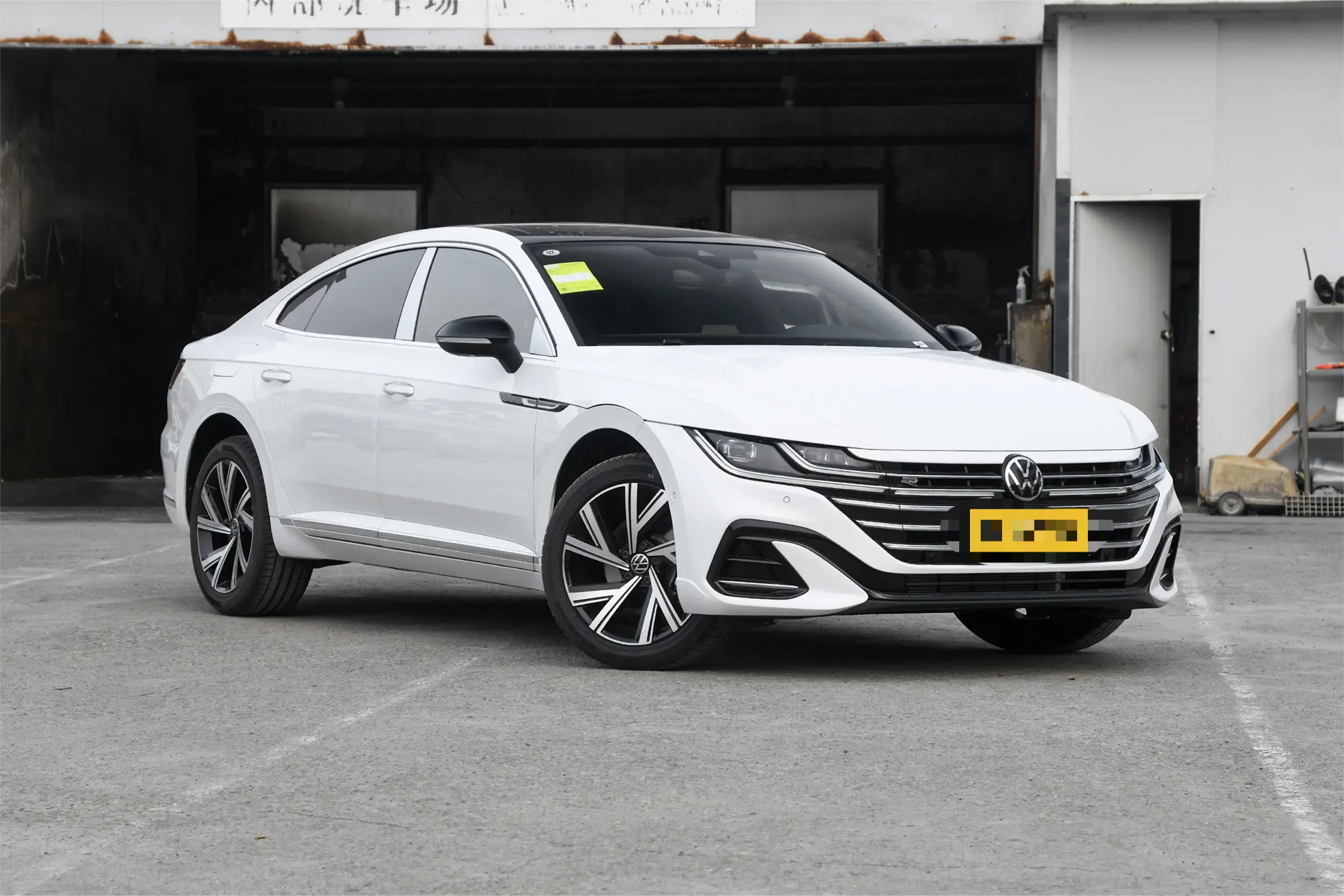 Volkswagen CC 2021, модель 380TSI, привлекательная версия