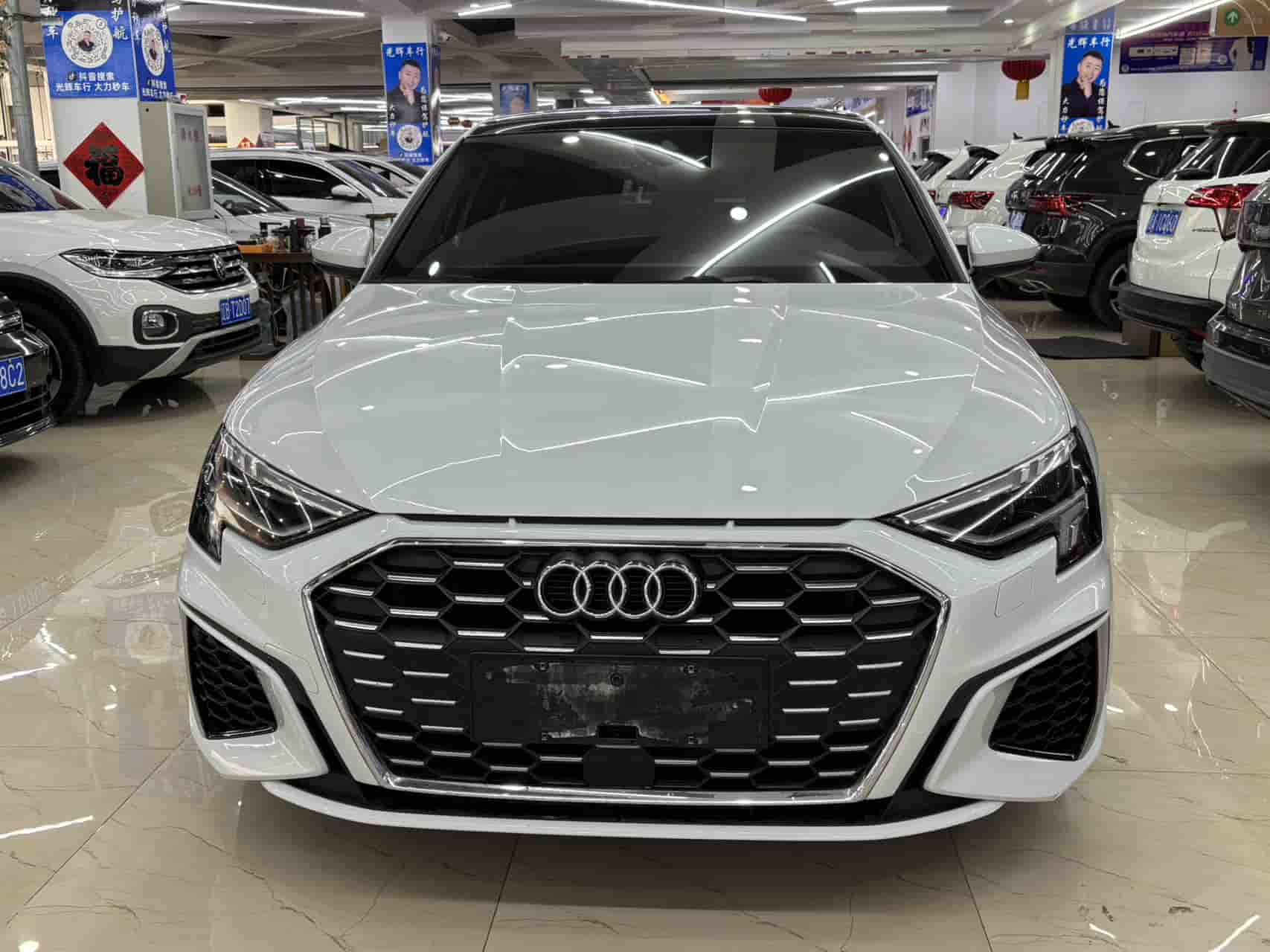 Audi A3 Sportback 35TFSI 2021 года выпуска, модный спортивный