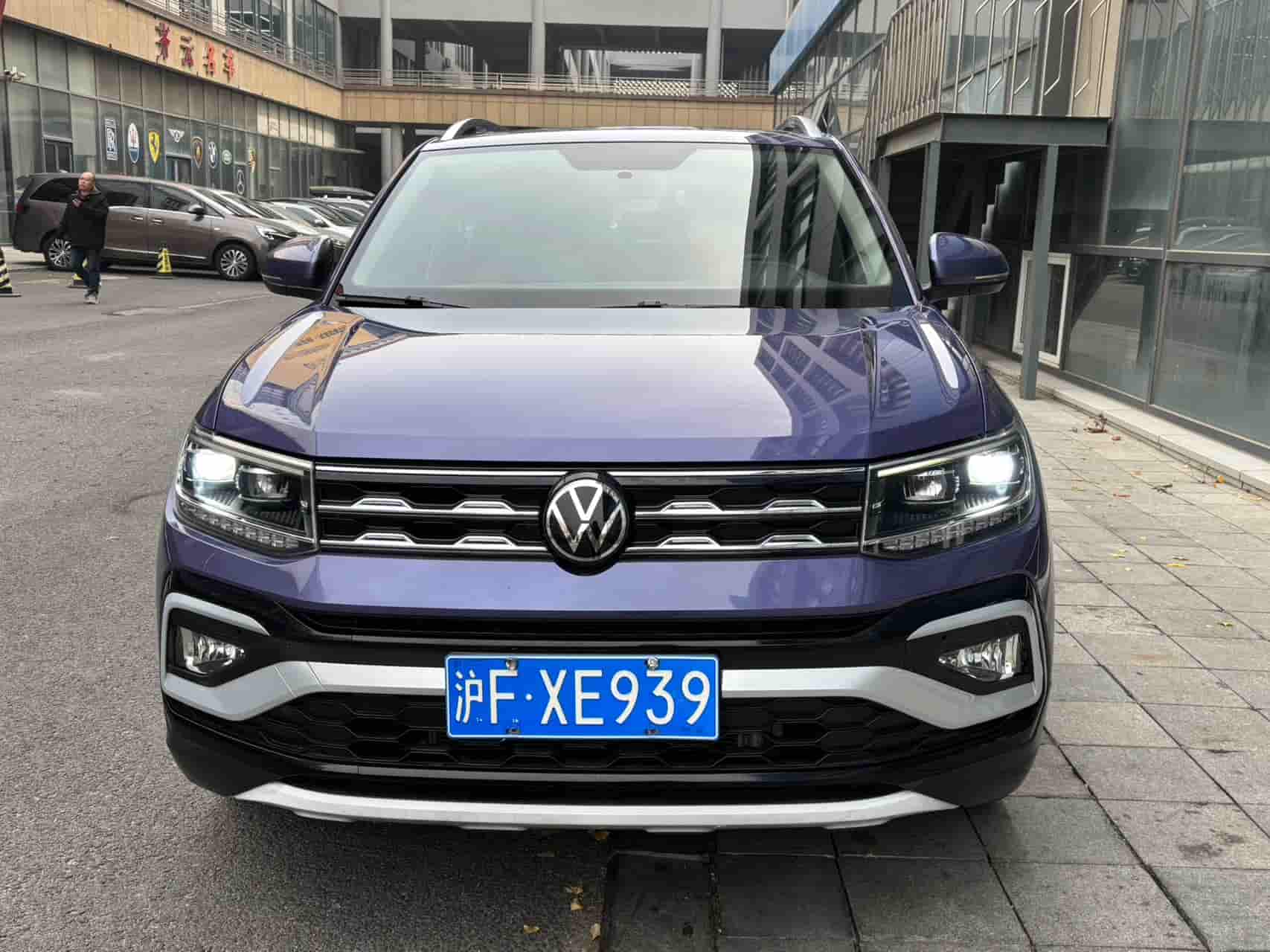 21 Фольксваген Toukai 1.4 Т ДСГ 280TSI Comfort издание