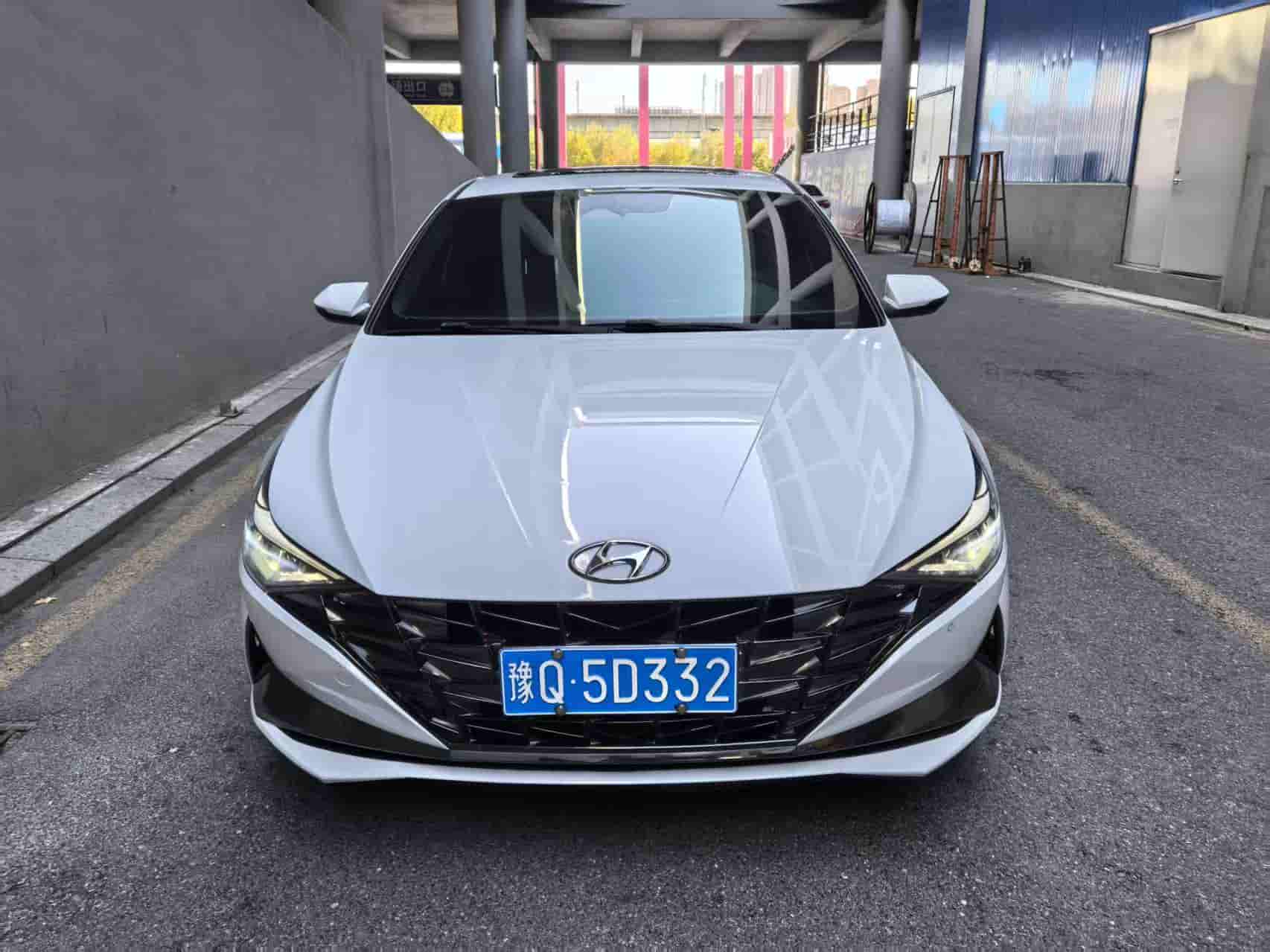 22 Hyundai Elantra 1.4T 240TGDi DCT LUX Премиум-версия