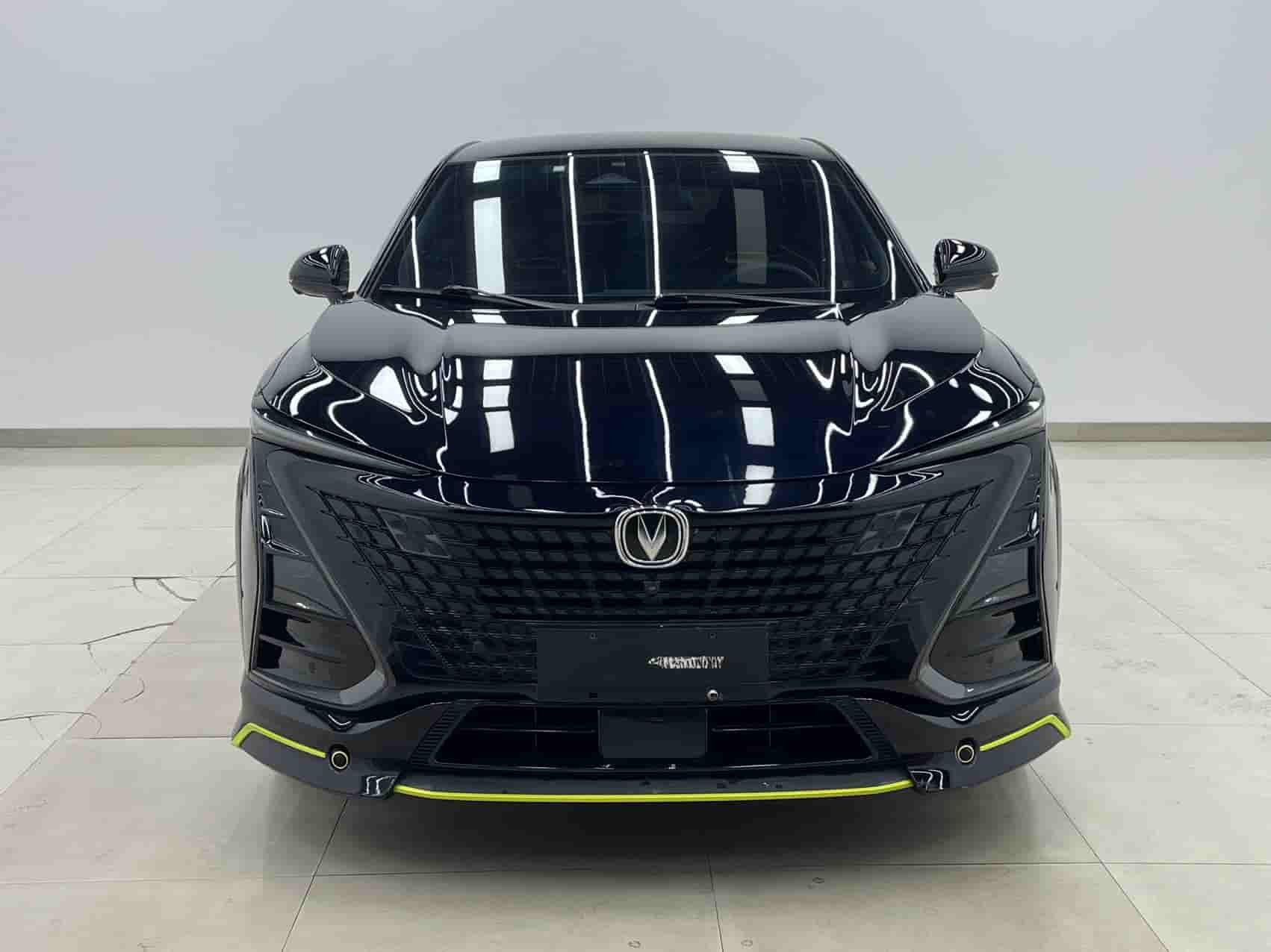 Спортивная флагманская модель Changan UNI-T 2022 весом 1,5 тонны